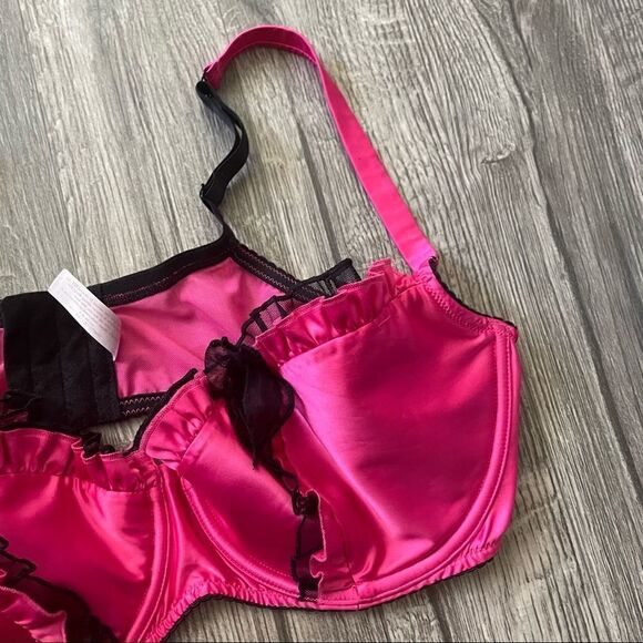Cacique Hot Pink Satin Ruffle Frill Underwire Bra 42DD - Picture 6 of 7